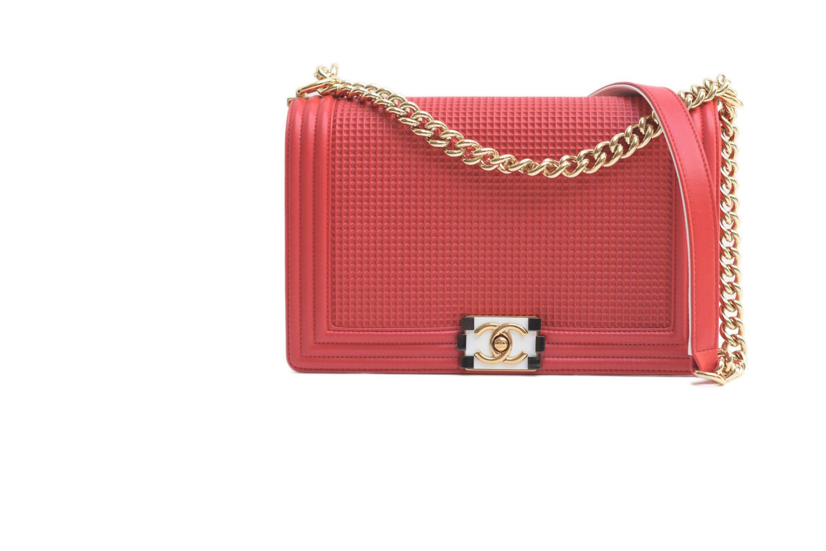 Chanel  Shopping chanel, Handbag accessories, Fashion