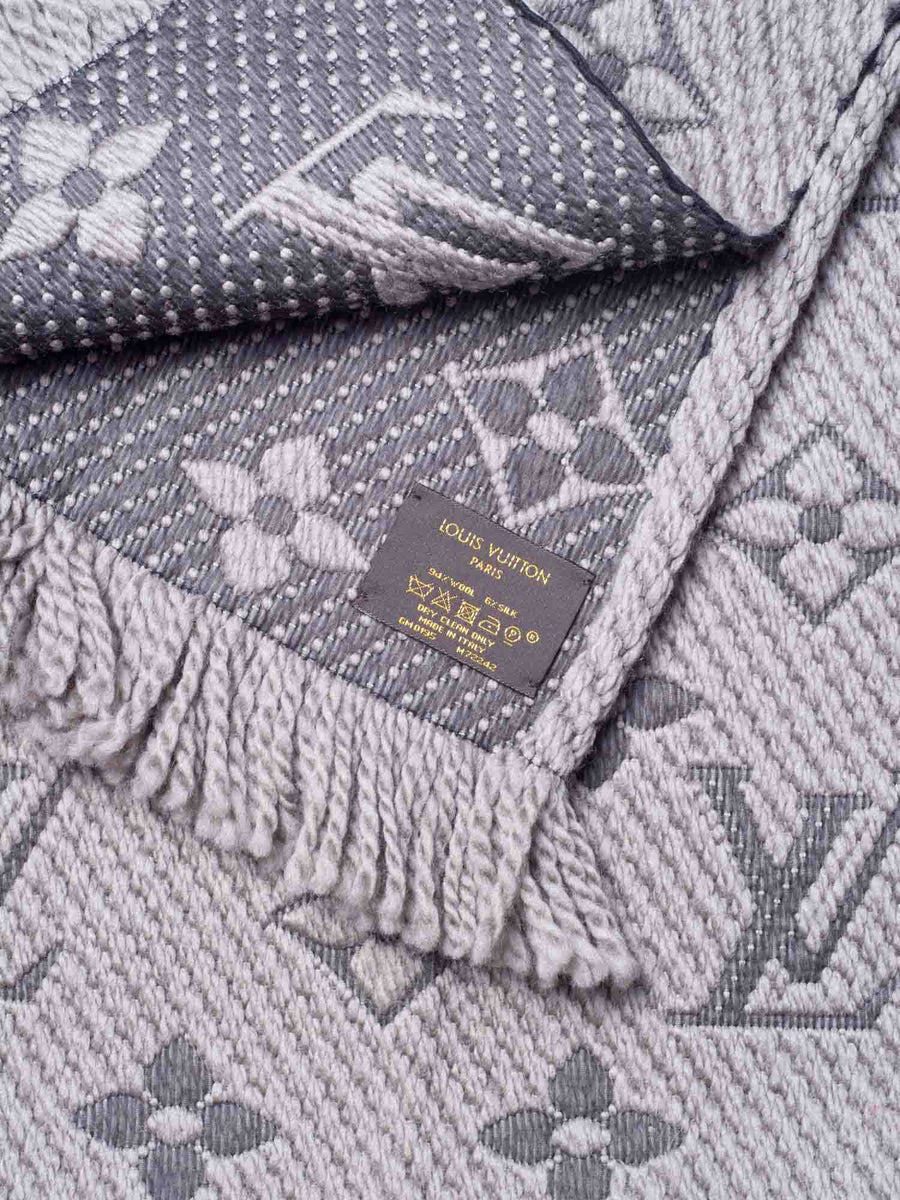 Louis Vuitton Bicolor Monogram Knit Fringed Wool Scarf Louis Vuitton | The  Luxury Closet