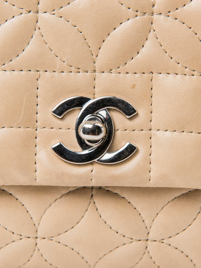 Pre Loved Chanel Pouch Caviar Skin Beige CC Beige Women