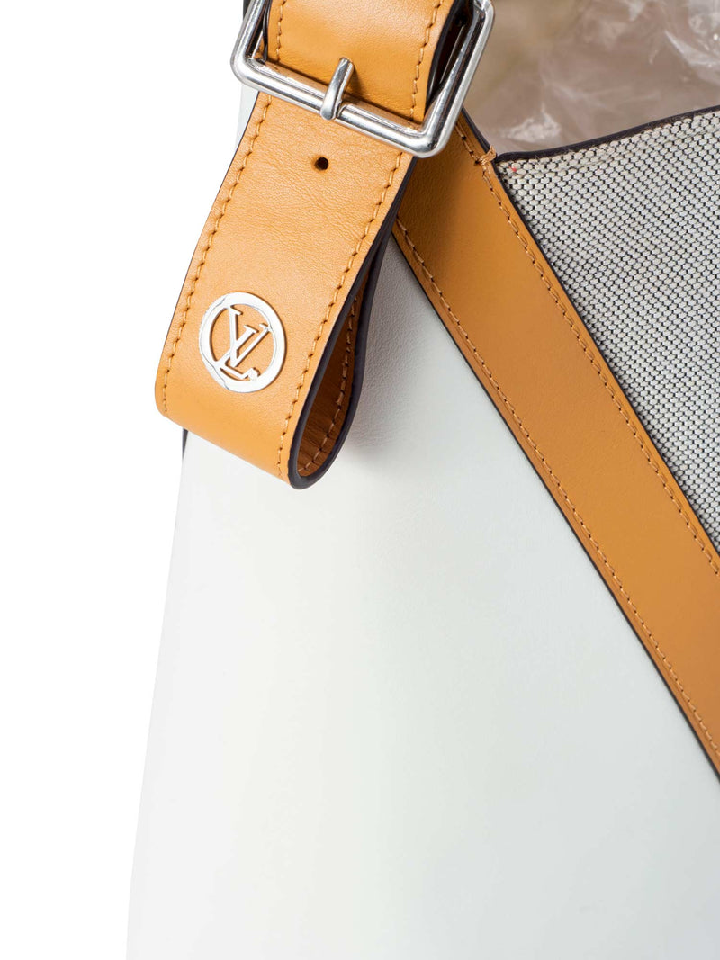 Louis Vuitton bucket gm  Louis vuitton bag, Louis vuitton, Leather straps