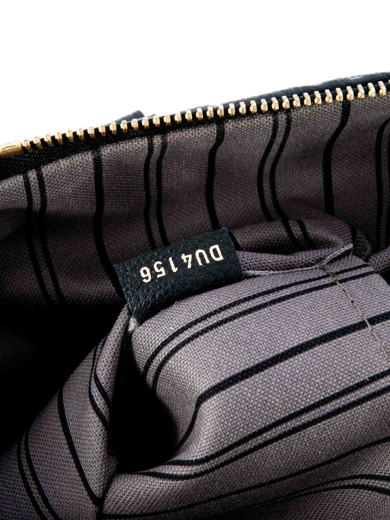 Louis Vuitton Monogram Taïgarama Messenger - Black Messenger Bags, Bags -  LOU766475