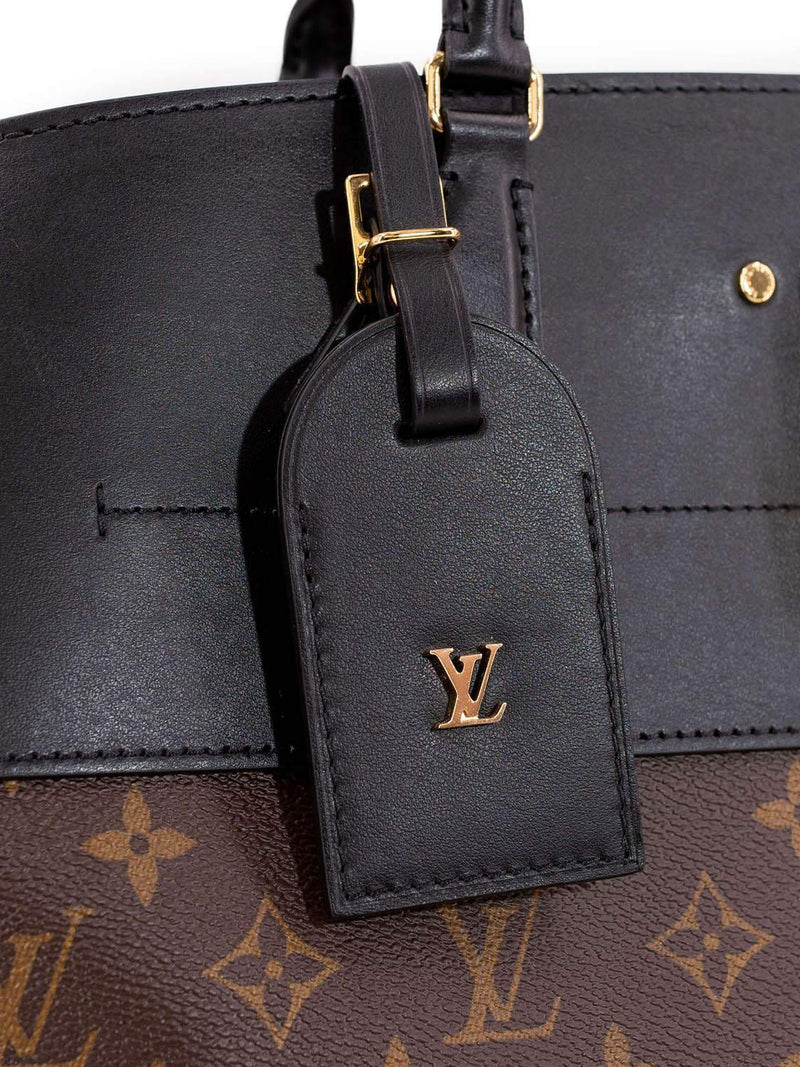 $2600 Louis Vuitton Classic Damier Ebene Canvas Trevi PM Satchel